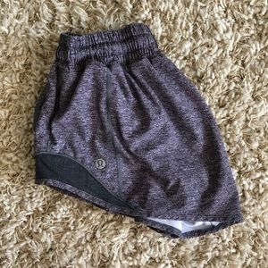 Lululemon Hotty Hot Short II 2.5”